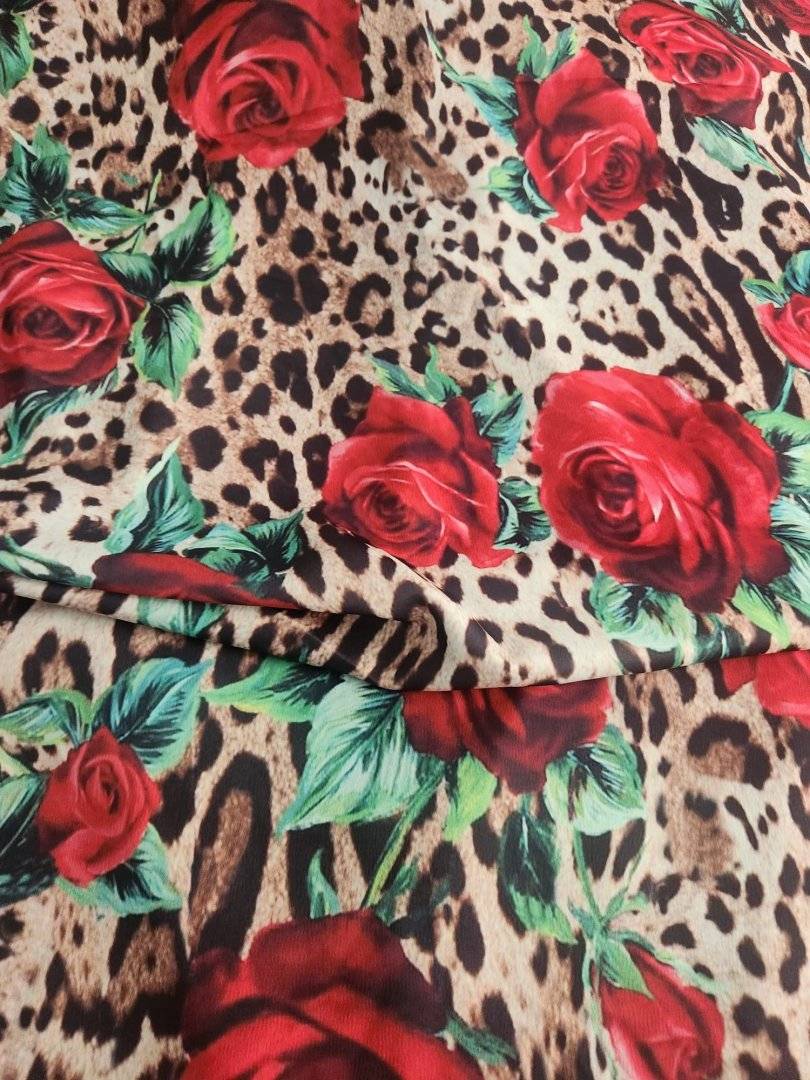 Matase Satinata Animal Print cu Trandafiri Nr.B26